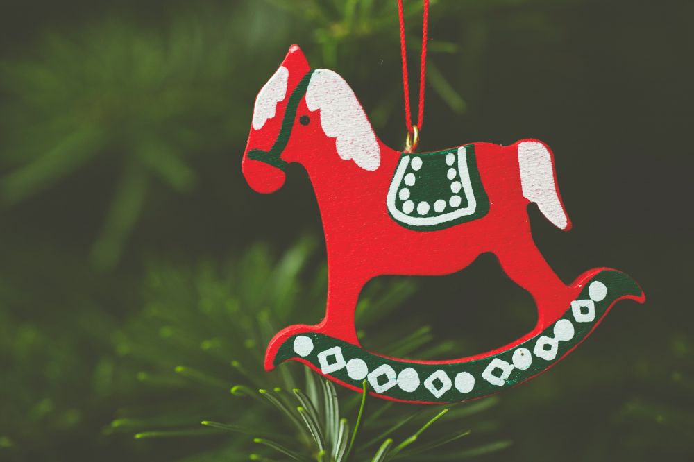 Dalahästar som symbol för svensk tradition och modern inredning